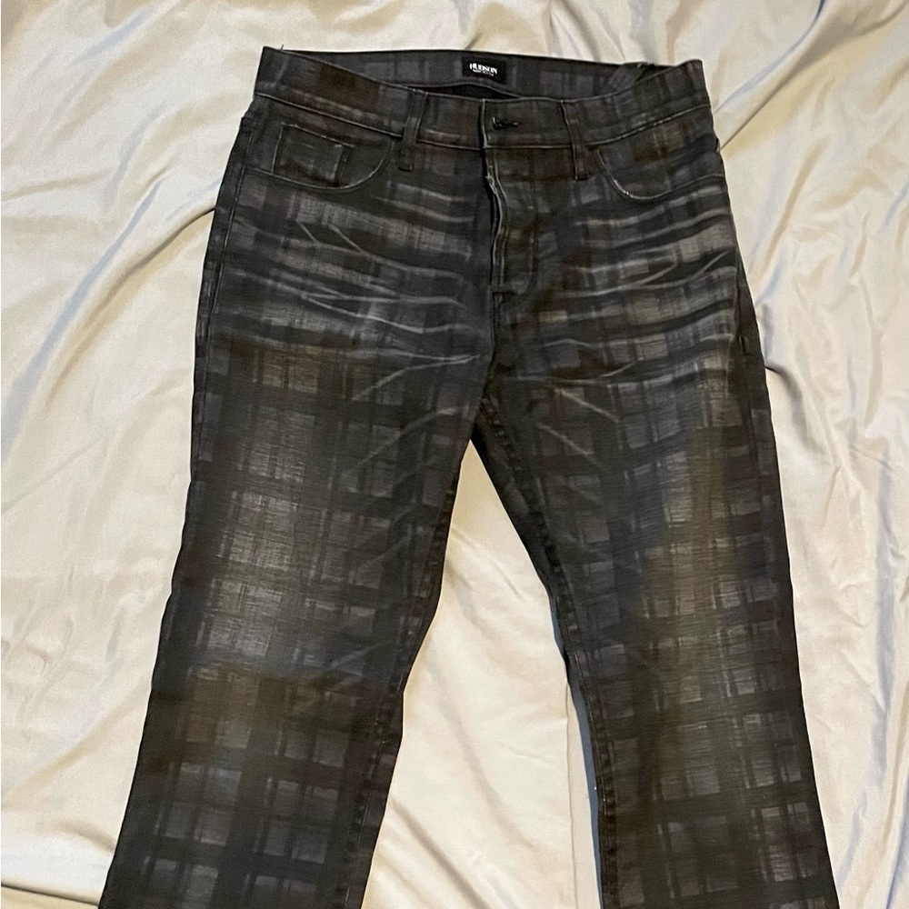 Hudson jeans in grey and black plaid. All cotton size 32